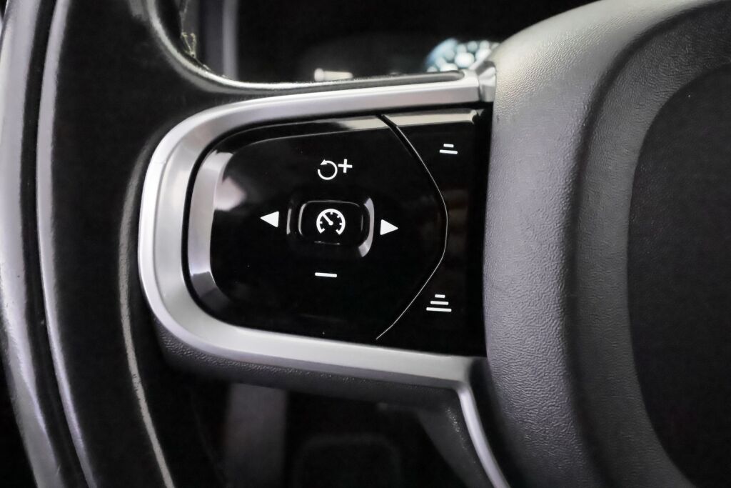 Volvo V90 2017 Musta