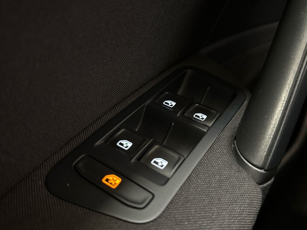 Volkswagen Golf 2016 Valkoinen