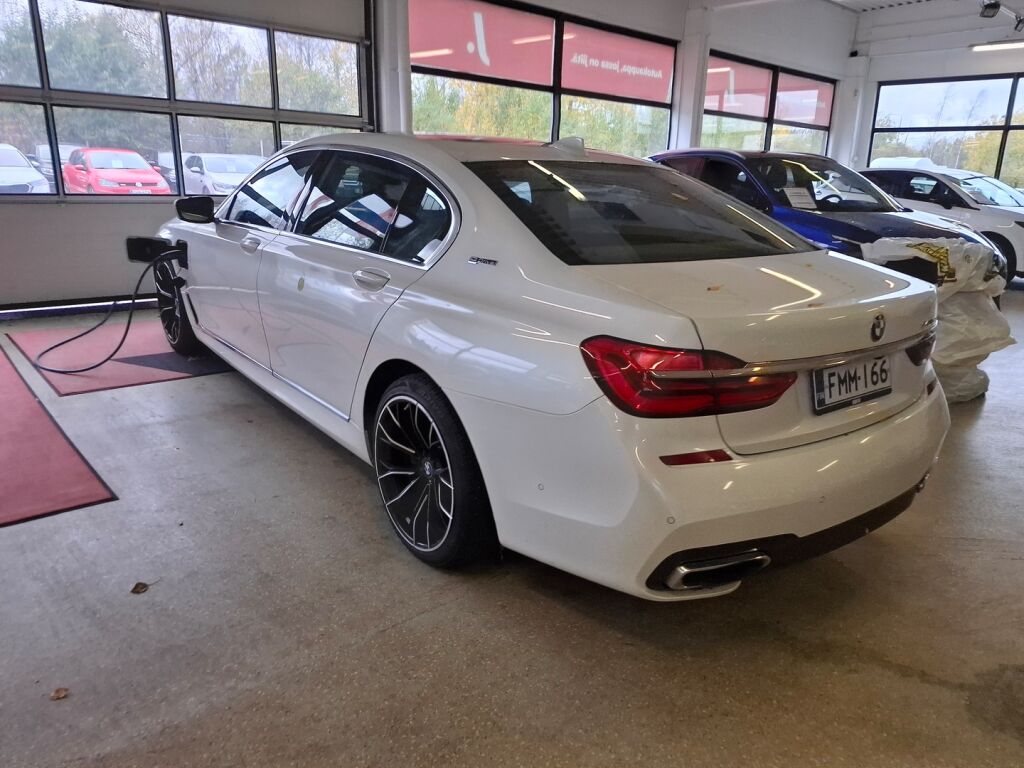 BMW 740 2017, bild 4/10