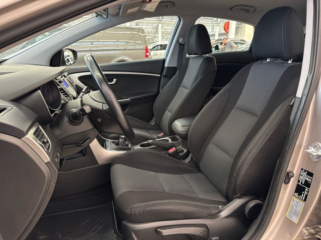 Hyundai i30 5d 2017 Ruskea (beige)