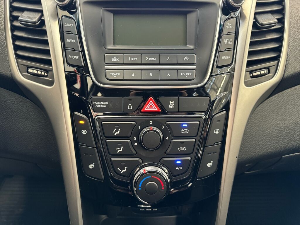 Hyundai i30 5d 2017 Ruskea (beige)