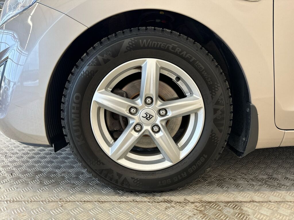 Hyundai i30 5d 2017 Ruskea (beige)