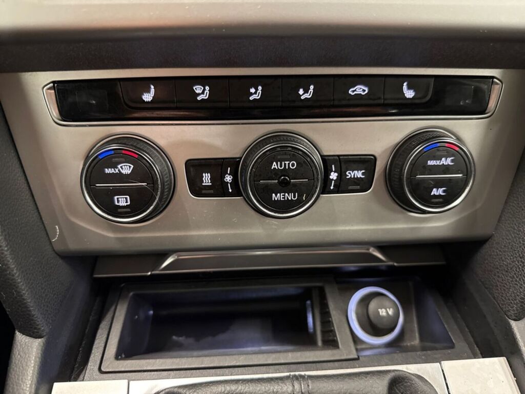 Volkswagen Passat 2017 Valkoinen