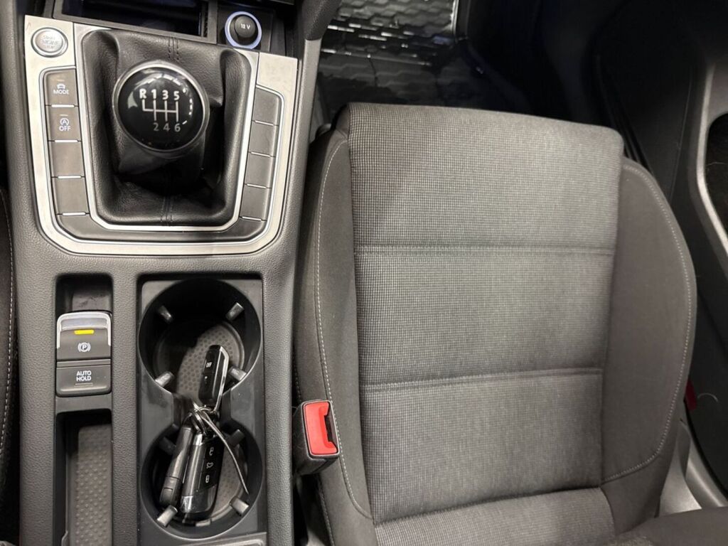 Volkswagen Passat 2017 Valkoinen