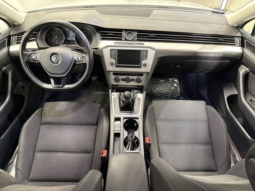 Volkswagen Passat 2017 Valkoinen