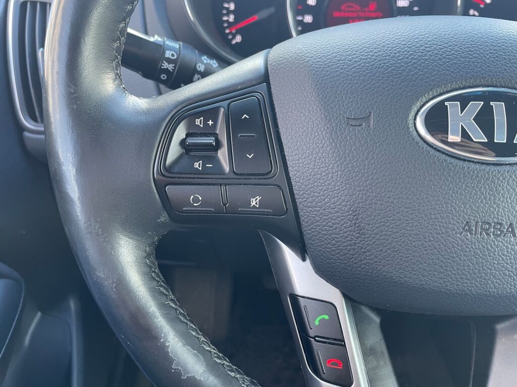 Kia Rio 2017 Punainen