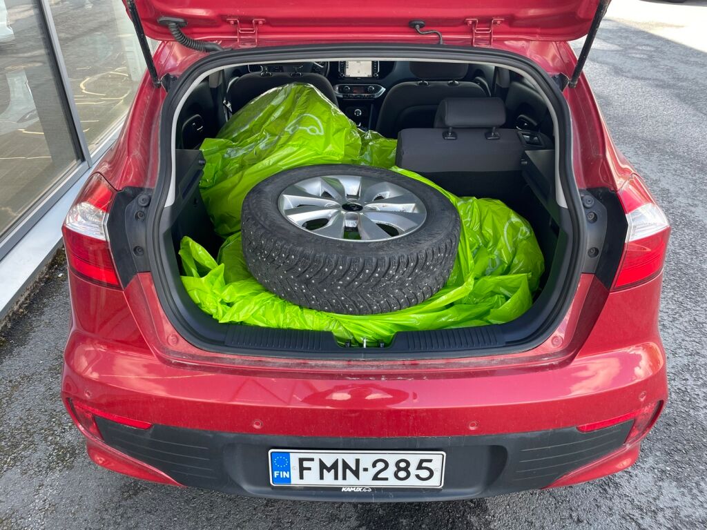 Kia Rio 2017 Punainen