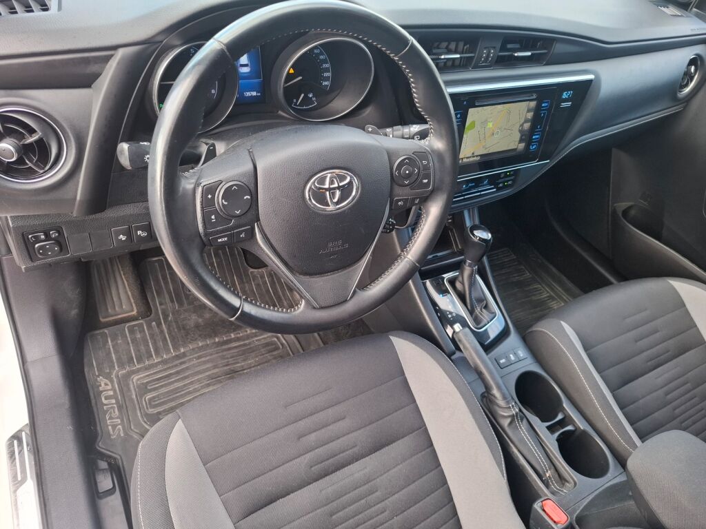 Toyota Auris 2016 Valkoinen