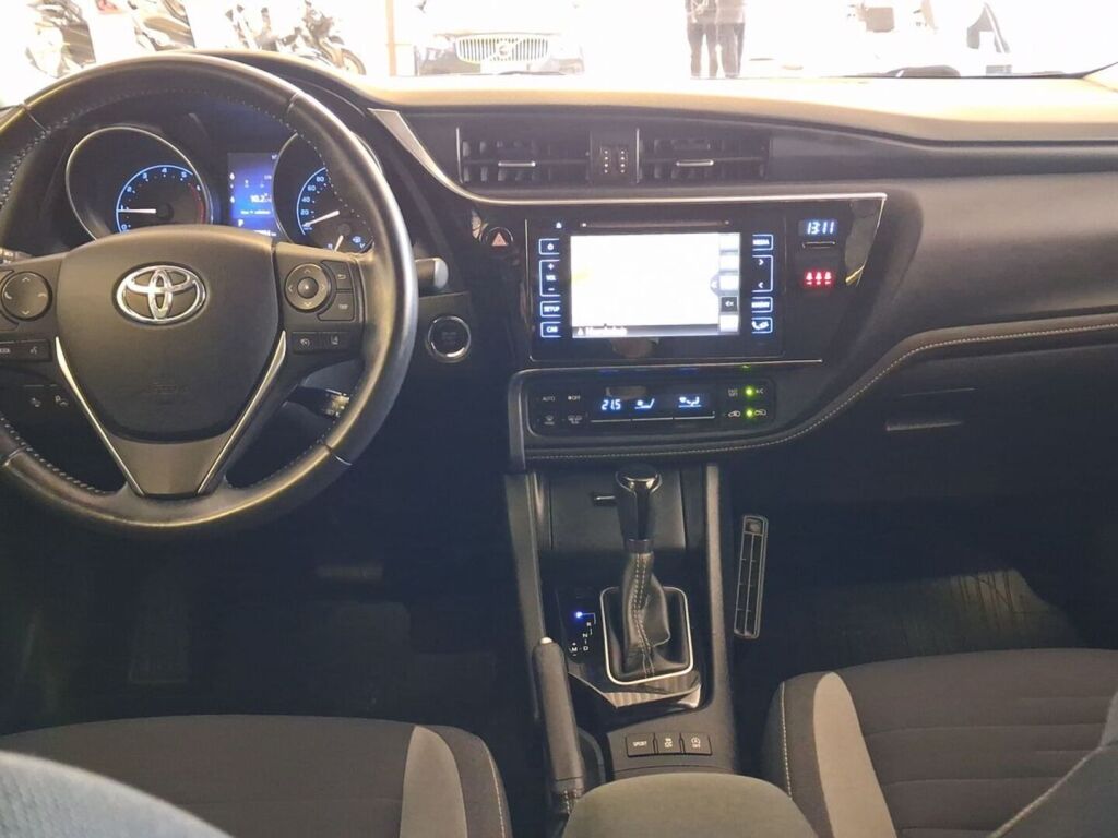 Toyota Auris 2016 Valkoinen