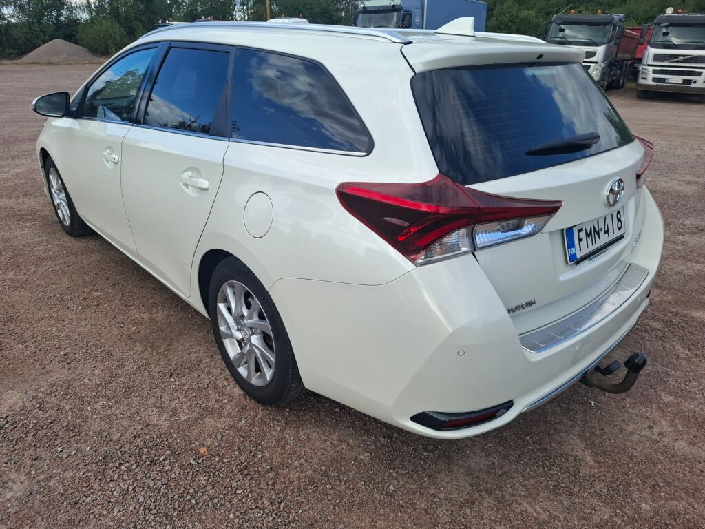 Toyota Auris 2016 Valkoinen