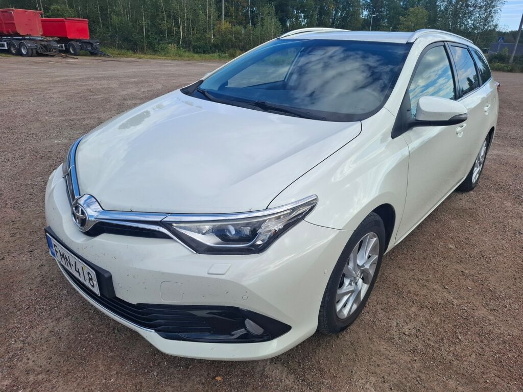 Toyota Auris 2016 Valkoinen