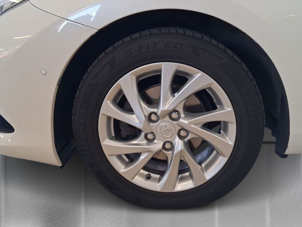 Toyota Auris 2016 Valkoinen