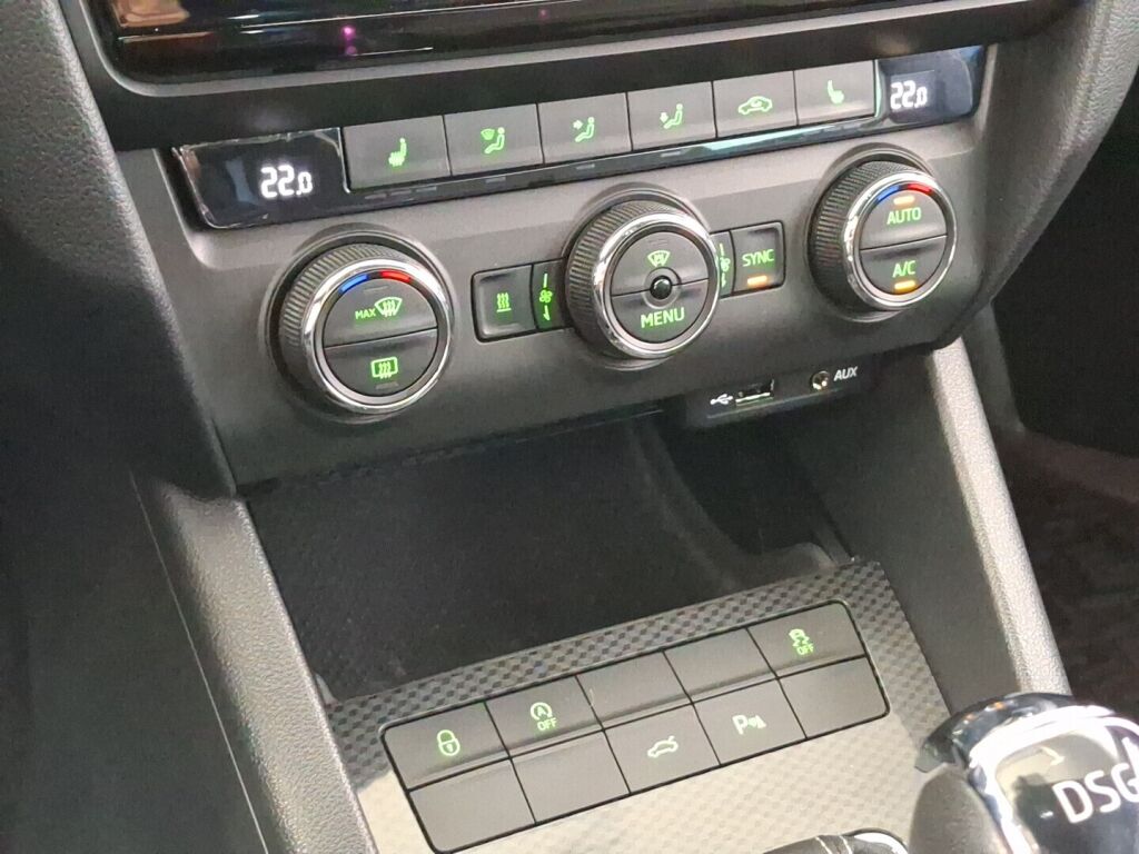 Skoda Octavia 2016 Sininen