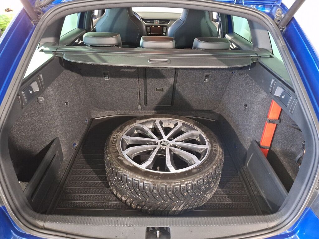 Skoda Octavia 2016 Sininen