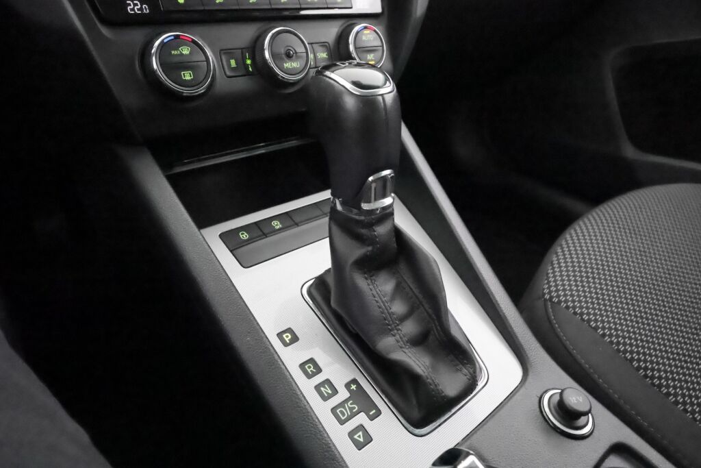 Skoda Octavia 2017 Harmaa