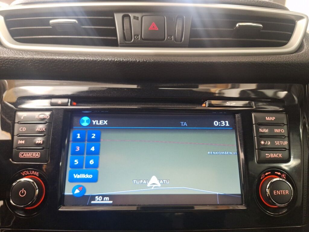 Nissan Qashqai 2016 Punainen