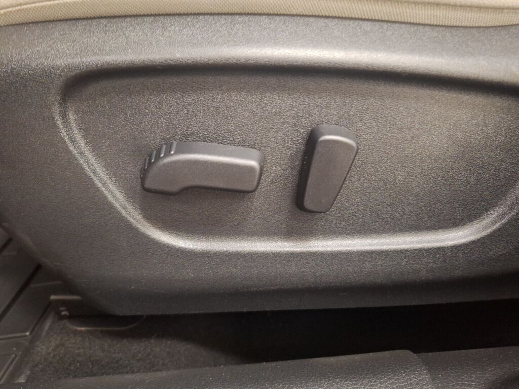 Nissan Qashqai 2016 Punainen