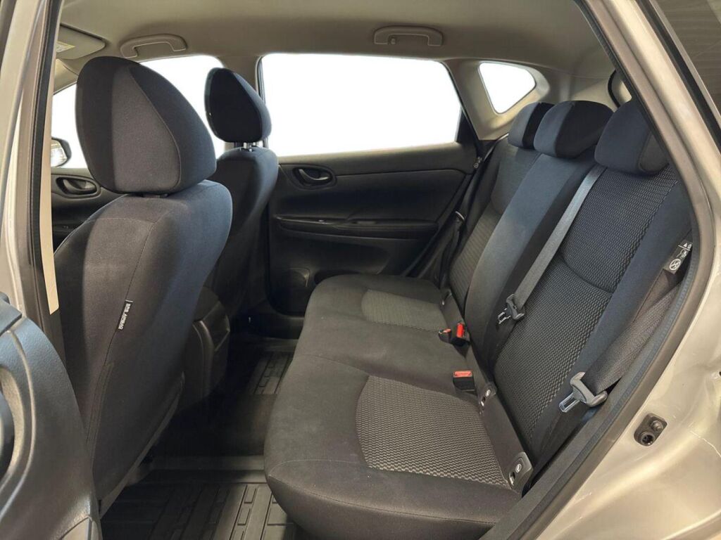 Nissan Pulsar 2017 Metallinhohto Hopea