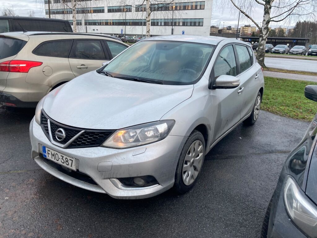 Nissan Pulsar 2017 Metallinhohto Hopea