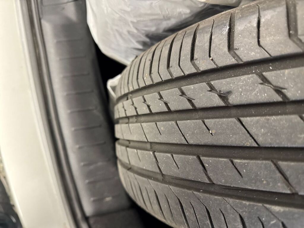 Nissan Pulsar 2017 Metallinhohto Hopea