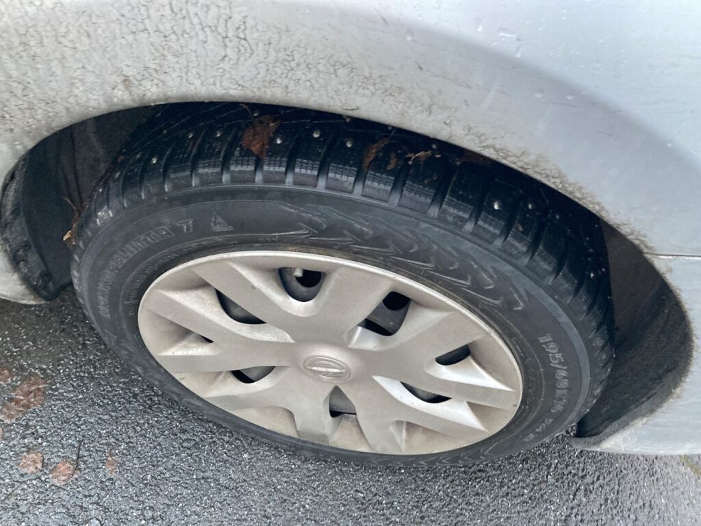 Nissan Pulsar 2017 Metallinhohto Hopea