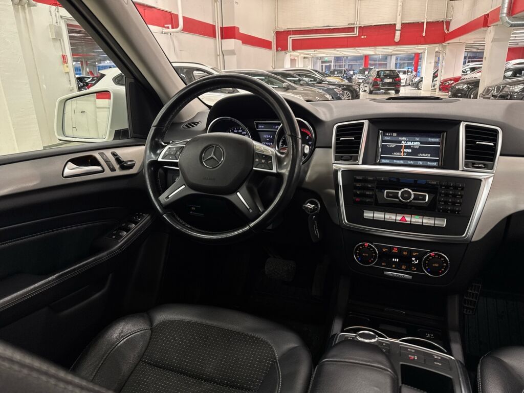 Mercedes-Benz ML 2012 Valkoinen