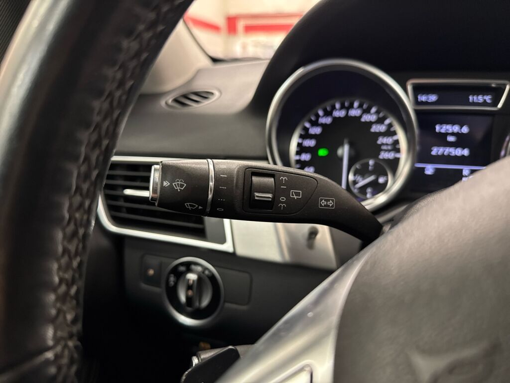 Mercedes-Benz ML 2012 Valkoinen