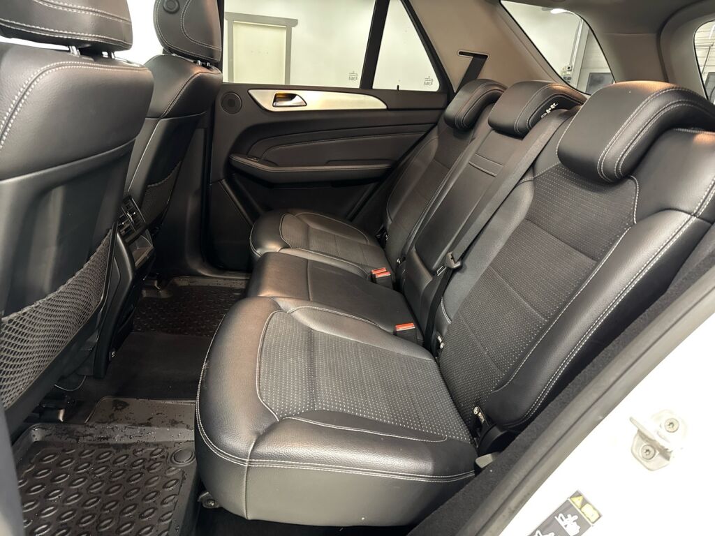 Mercedes-Benz ML 2012 Valkoinen