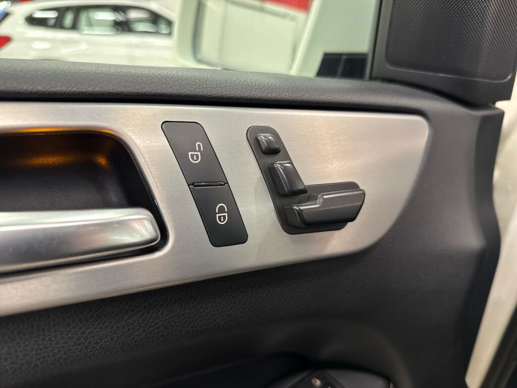 Mercedes-Benz ML 2012 Valkoinen