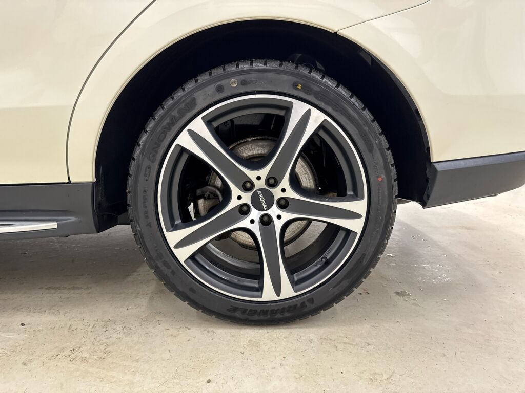 Mercedes-Benz ML 2012 Valkoinen