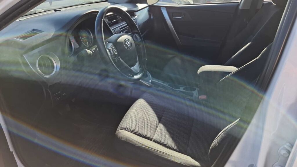 Toyota Auris 2014 Valkoinen