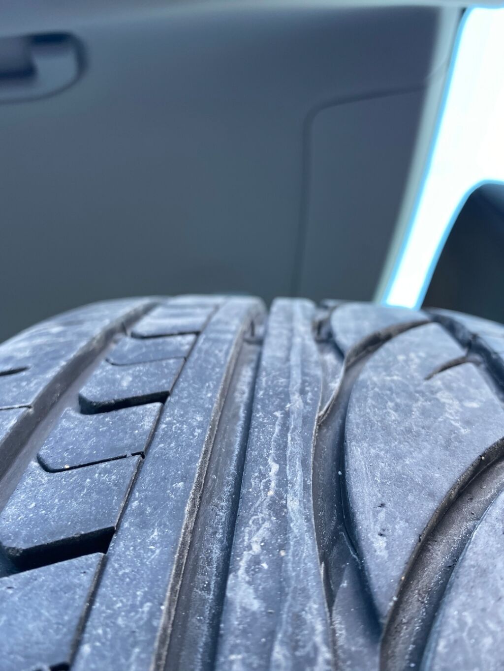 Mercedes-Benz E 2009 Ruskea (beige)