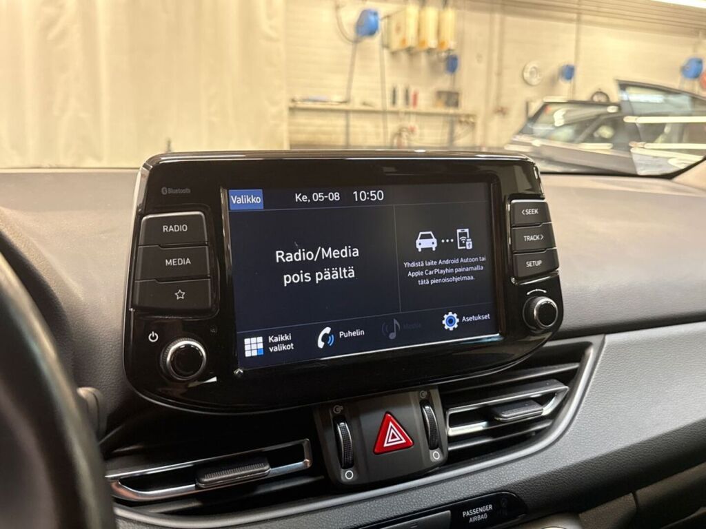 Hyundai i30 Wagon 2023 Punainen