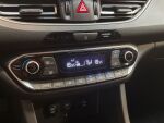 Hyundai i30 Wagon 2023 Punainen