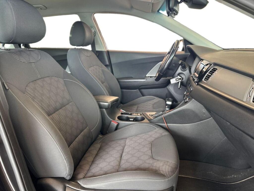 Kia Niro 2017 Ruskea (beige)