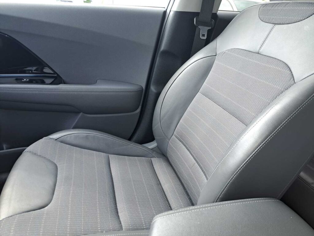 Kia Niro 2017 Sininen