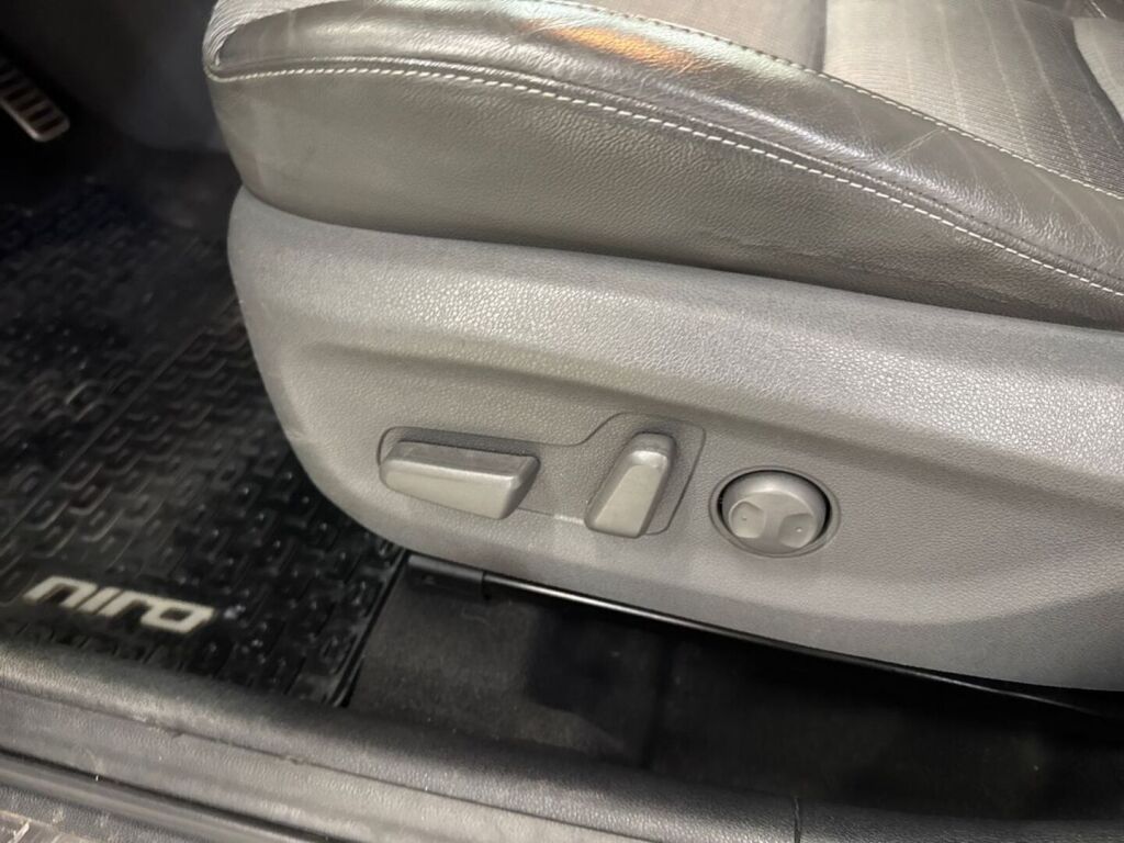 Kia Niro 2017 Sininen