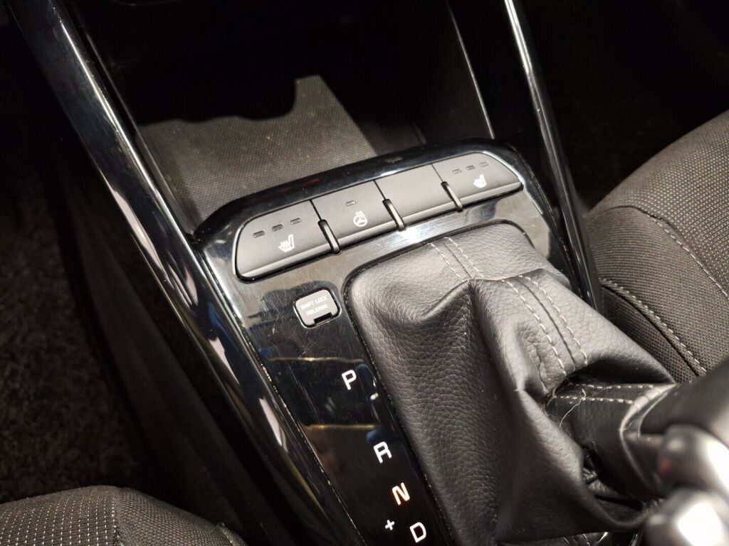 Kia Rio 2017 Ruskea (beige)