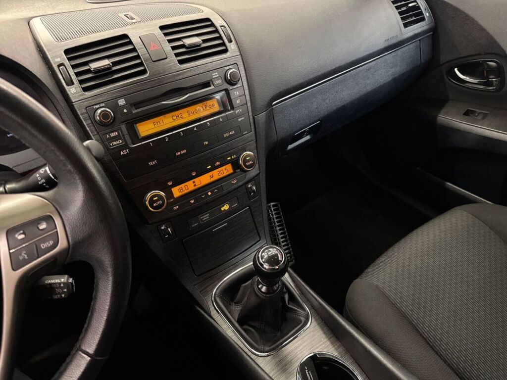 Toyota Avensis 2010 Harmaa