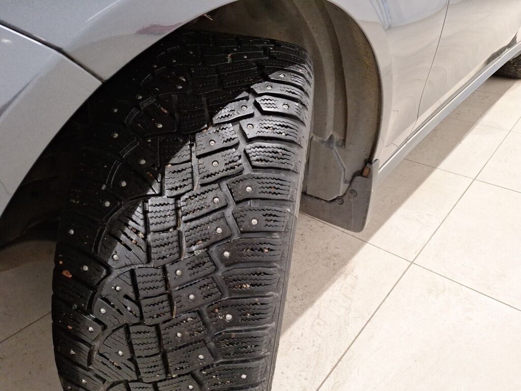 Mercedes-Benz E 2013 Harmaa