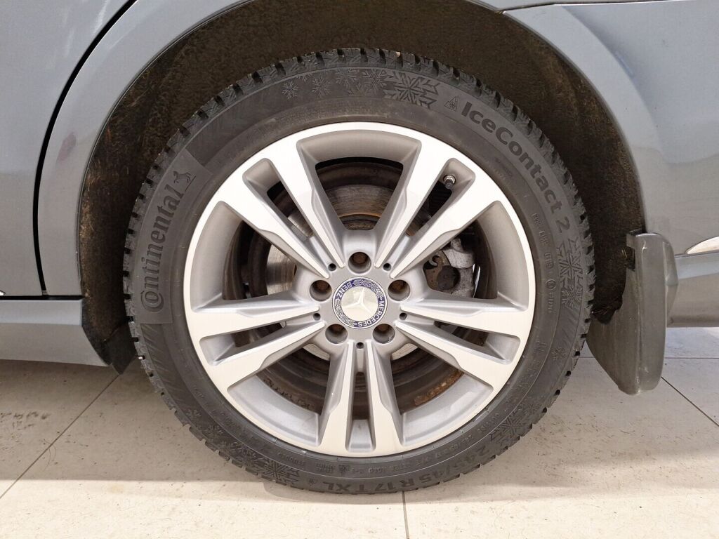 Mercedes-Benz E 2013 Harmaa