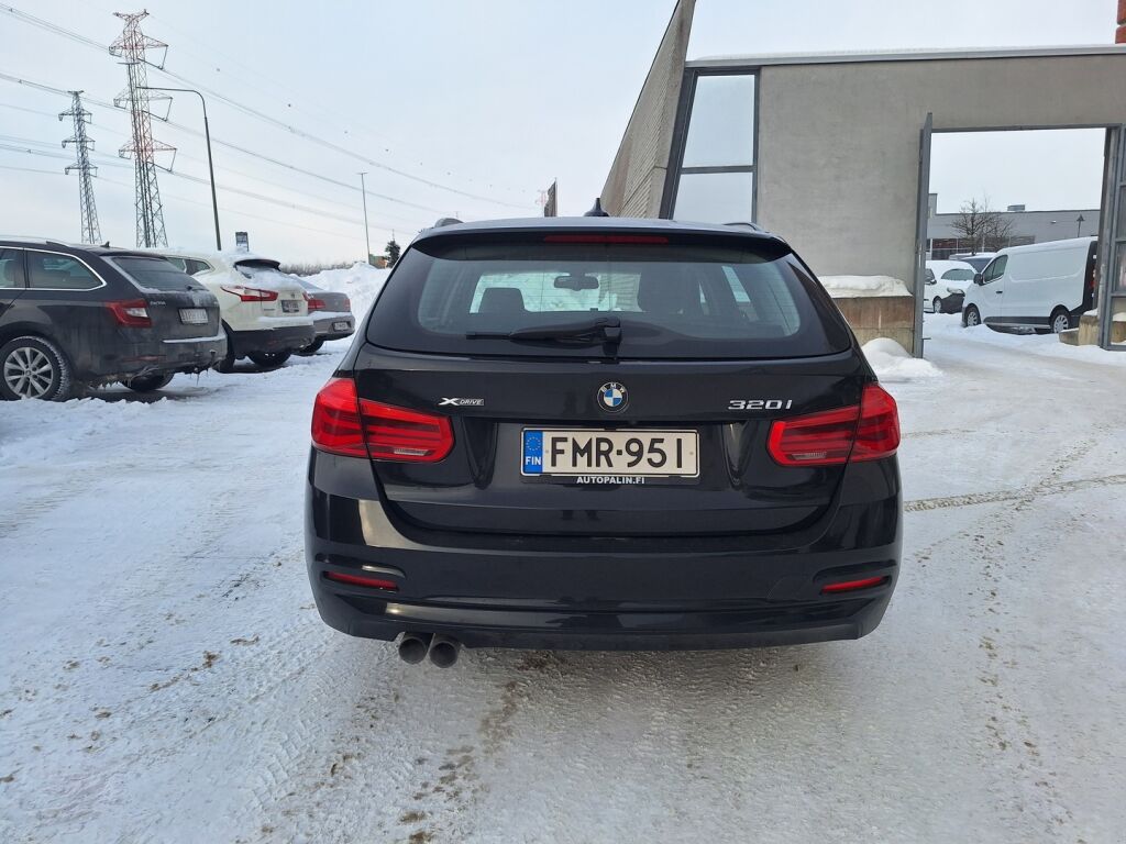 BMW 320 2017 Musta
