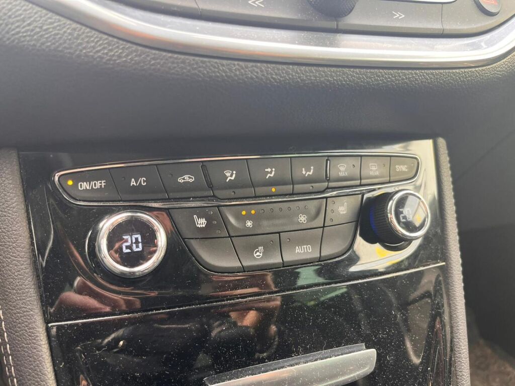 Opel Astra 2017 Musta