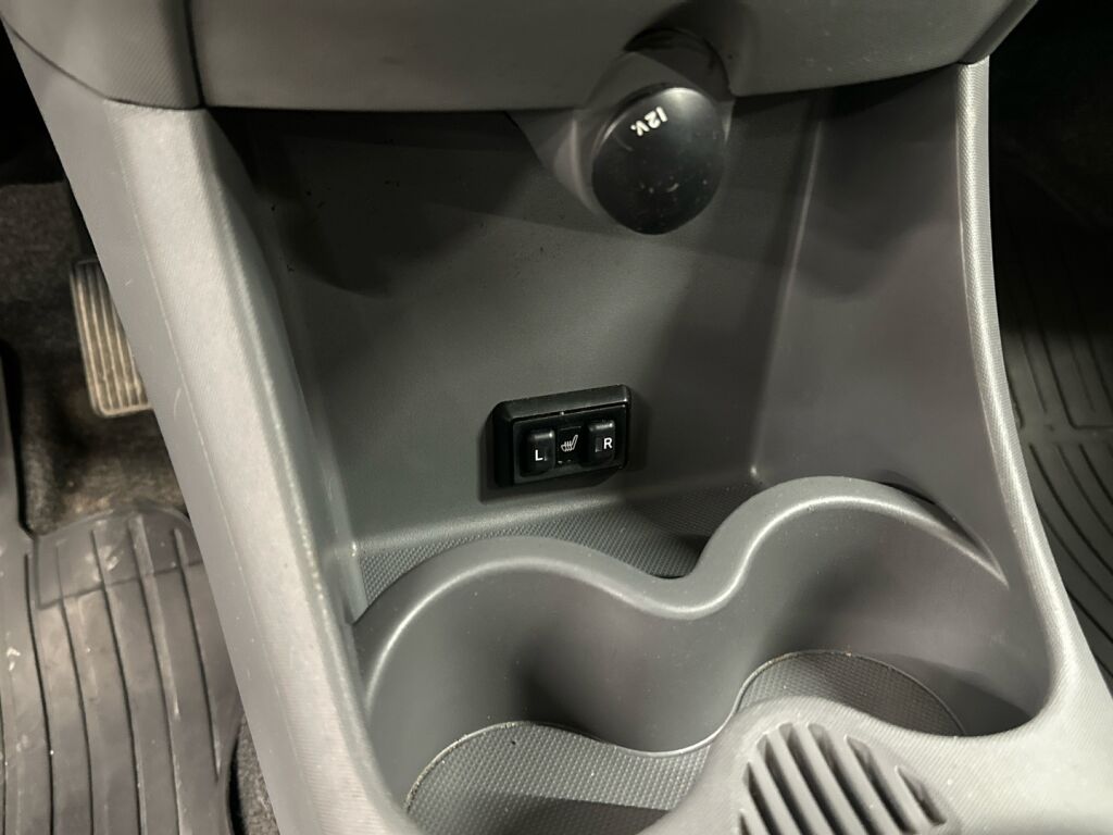 Toyota AYGO 2010 Punainen