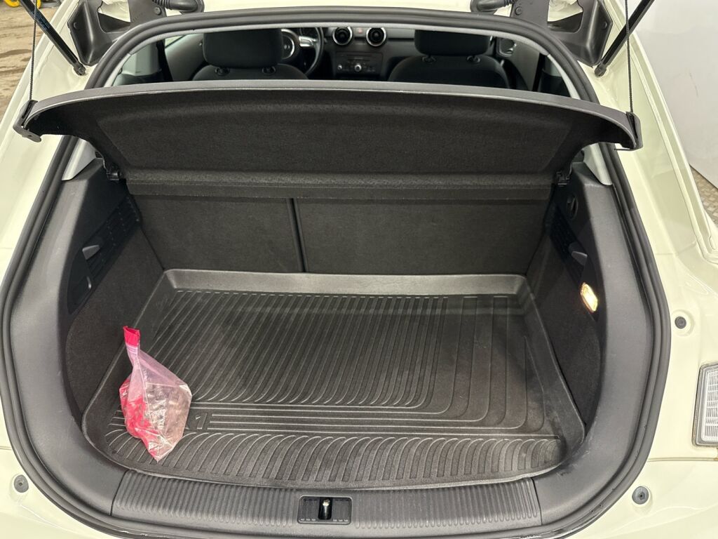 Audi A1 2010 Valkoinen