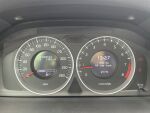 Volvo V70 2013 Punainen