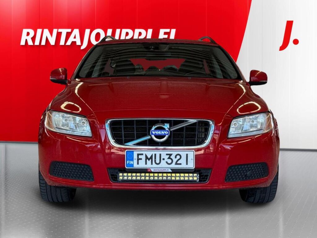 Volvo V70 2013 Punainen
