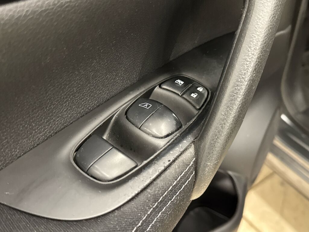 Nissan Qashqai 2017 Harmaa