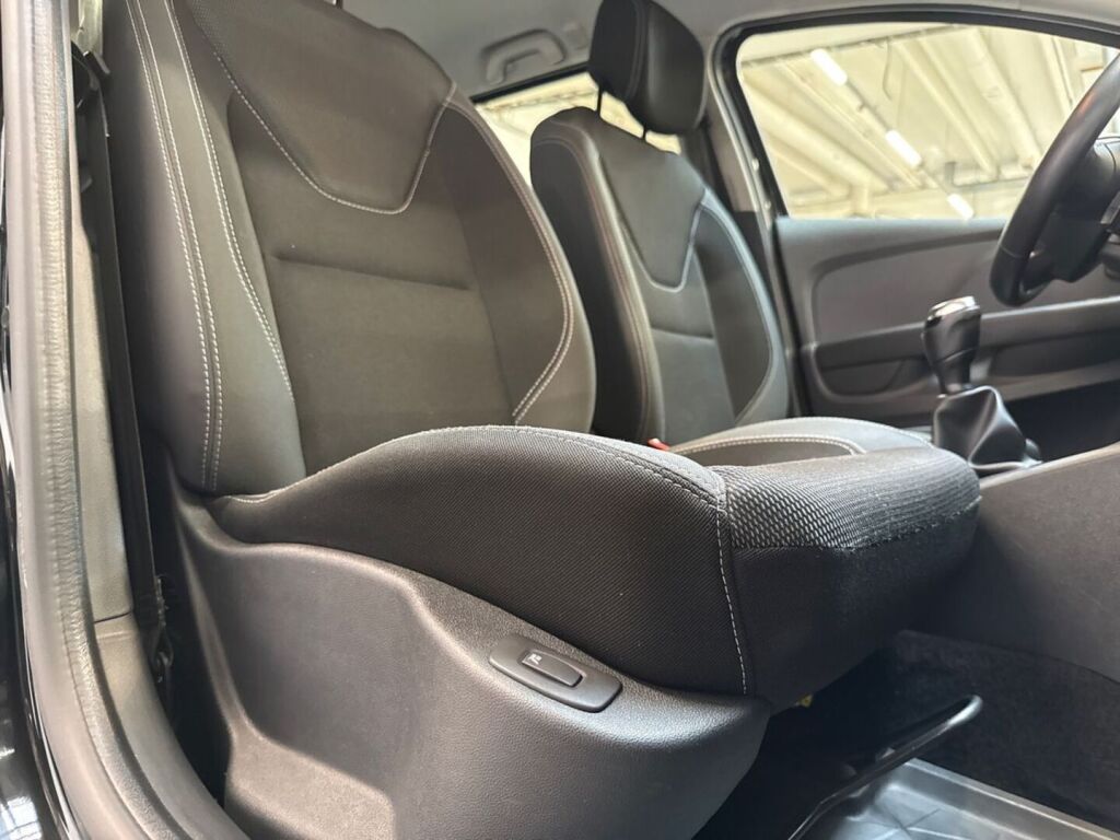 Renault Clio 2017 Musta