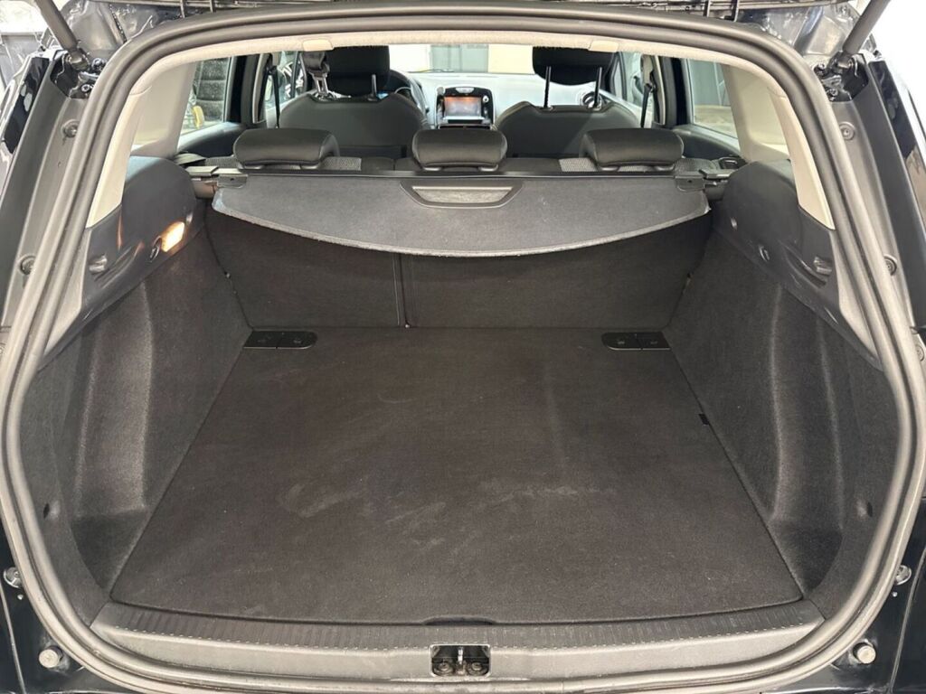 Renault Clio 2017 Musta